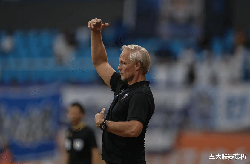 西亚卡姆在塞尔维亚队比赛中连败，精彩发挥引发热议！的简单介绍